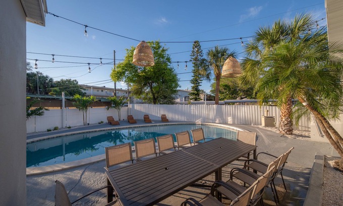 Harbor Bluffs Casa | 125 Harbor Bluff Dr S