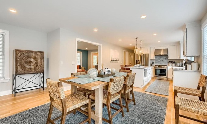 West Chatham Casa | 129 Hardings Beach Road Chatham Cape Cod - - Latitude Adjustment