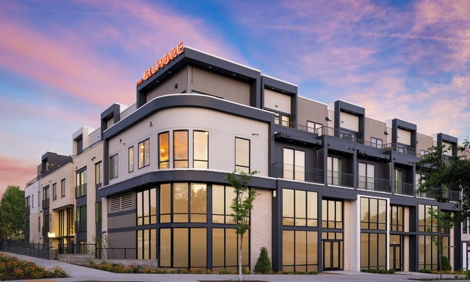 12 South Apartamento | 12South 4BDR Suite w/ Balcony | The Gilmore Hotel