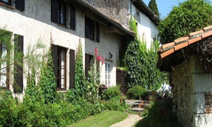 Pillac Casa | 12th-century country home perfect for large groups and families