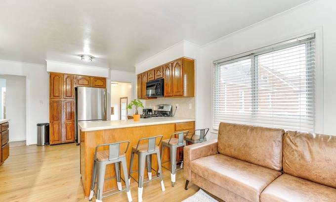 Dearborn Casa | 13 Mi to Downtown Detroit: Bright Home