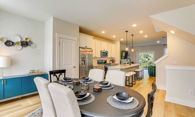 Goose Creek Casa | 13 Mi to Dtwn Charleston: Quiet Townhome