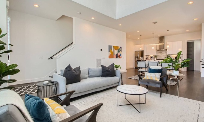Berry Hill Casa | 13- Modern Melrose Oasis-The Music City Collection