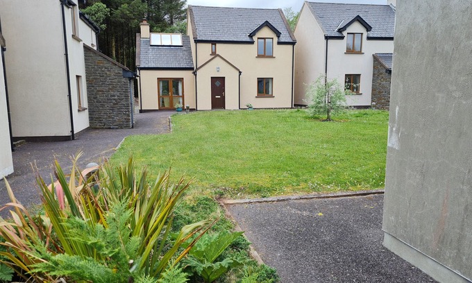 Sneem Casa | 13 SNEEM LEISURE VILLAGE, family friendly in Sneem, County Kerry