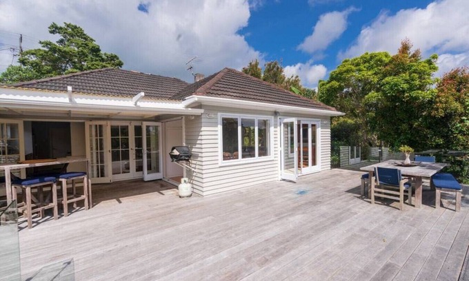 Birkenhead Apartamento | Beautiful Birkenhead Home (Furnished Rentals)