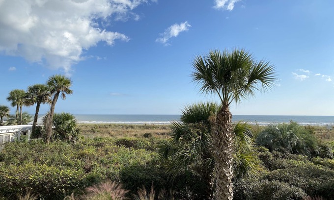 North Forest Beach Villa | 138 BREAKERS, Direct Oceanfront - ¡Las mejores tarifas y GRANDES comentarios!