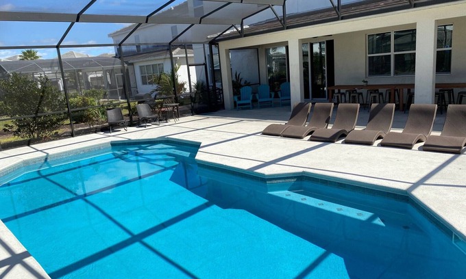 Kissimmee Casa | 14 Bedroom mansion that sleeps 40 people. Host your wedding reception here