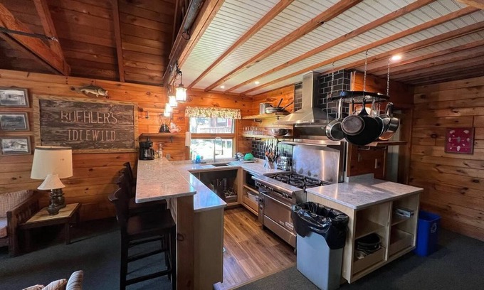 Paupack Complejo | 14-bedroom resort in tranquil Paupack. 1885 Farm & Guest House with Game Room!