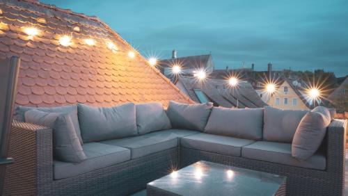 Schwaebisch Gmuend Apartamento | 140qm Luxuriöses Penthouse mitten in Schwäbisch Gmünd, 70qm Dachterrasse & Top-Lage, mit WHIRPOOL, Jetzt buchen!