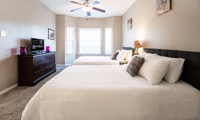 Texas Medical Center Apartamento | (1416)-Walking Distance to TX Med Ctr. Luxury Private 2/2, 4 queen beds