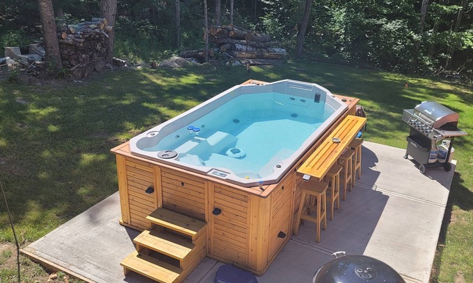 Alton Bay Casa | 14ft SWIM SPA,SLEEPS 14+,SAUNA! POOL/FOOSBALL/GAMES