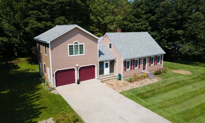Jacksonville Casa | 14mi to Mt. Snow! Arcade, Private Suite, King Bed, Family-Friendly, Weber Grill