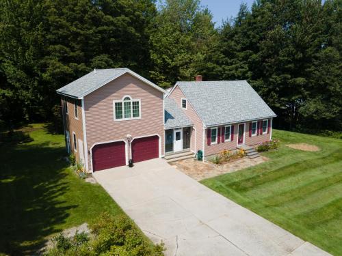 Whitingham Casa | 14mi to Mt. Snow! Arcade, Private Suite, King Bed!