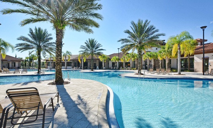 Loughman Complejo | GRAN APERTURA / MEJOR PRECIO / Mins to Disney / WaterPark / Arcade / Bar / Gym / AC / WiFi