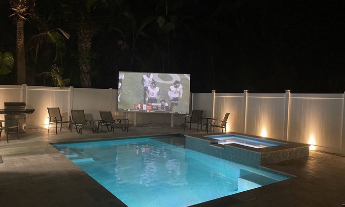 Mid Island Casa | ~ Nuevo 2017 ~ 5BED / 5BA con 4 Master Bths, Game Rm, televisores de 2-160 "90 días de cancelación
