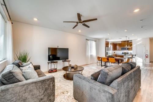 Sacramento Casa | 15 Mi to Dtwn Sacramento Newly Built Home!