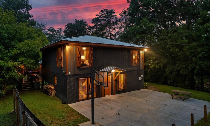 Caton Cabina | 15 MIN to Dollywood or Gatlinburg! Fall Special!