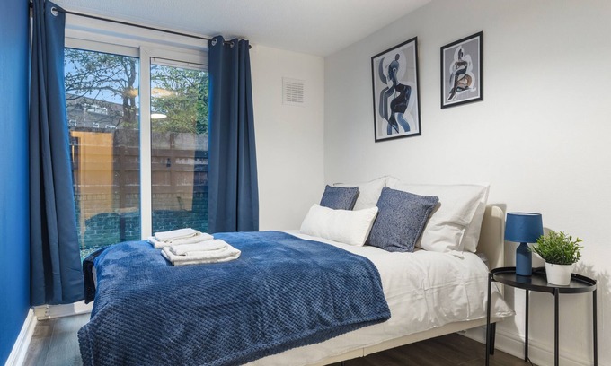 Junction Apartamento | 15 Mins to Central LDN, Sleeps 8, Spacious Home