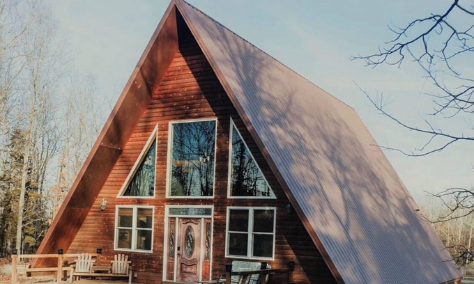 Duke Casa | 15 minutes from Fort Leonard Wood-rustic A-frame nestled on 5 acres