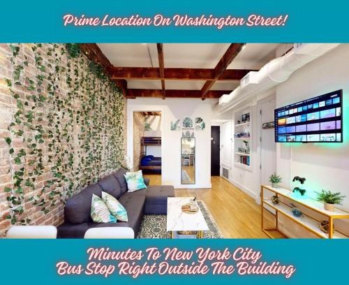 Hoboken Apartamento | 15 Minutes to NYC - Chic Penthouse with bus stop at doorstep