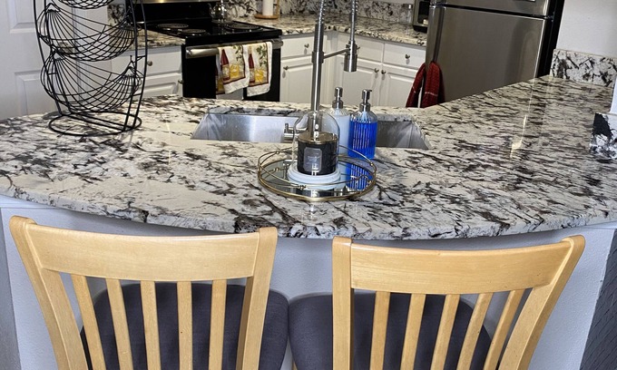 Charlotte Apartamento | 15 minutes to Uptown and Southend area!! Close to all the food and festivities!!