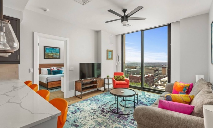 Downtown Asheville Condominio | 'Mountain Day Dream' a Luxury Downtown Condo w/ Mountain Views Arras Residences