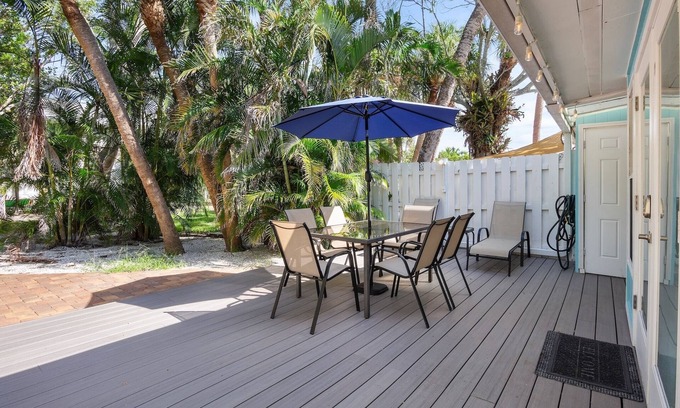 Siesta Key Condominio | 15 SS Cottage - Close to Beach and Village