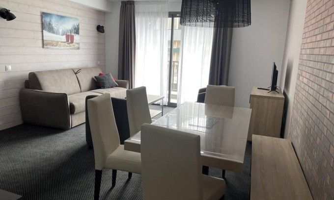 Eaux-Bonnes Apartamento | 80m from resort center, view ski slopes, swimming pool, balcony, tv, ski locker, 52m², Gourette