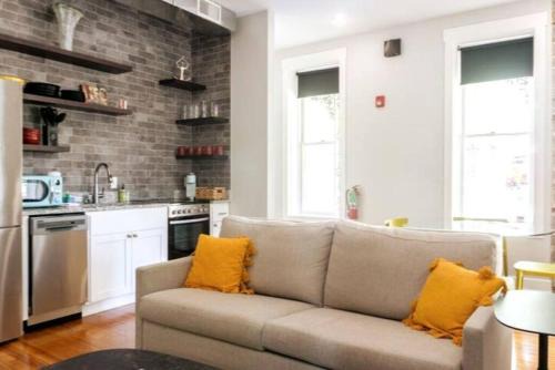 Eureka Springs Historic District Casa | 151 Spring Downtown Eureka Springs Suite D