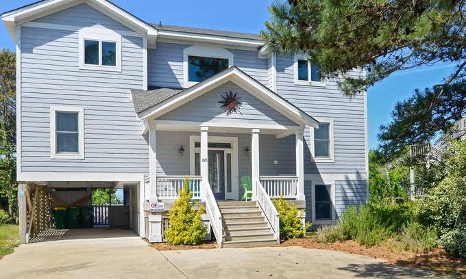 Monteray Shores Casa | 1562 - Coucher Du Soleil 5-bed 5.5-bath soundfront Corolla, NC, pet friendly, private pool, hot tub