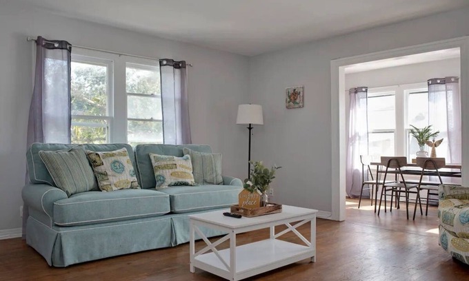 Old Southeast Casa | 158 B Homey House By CCFLR
