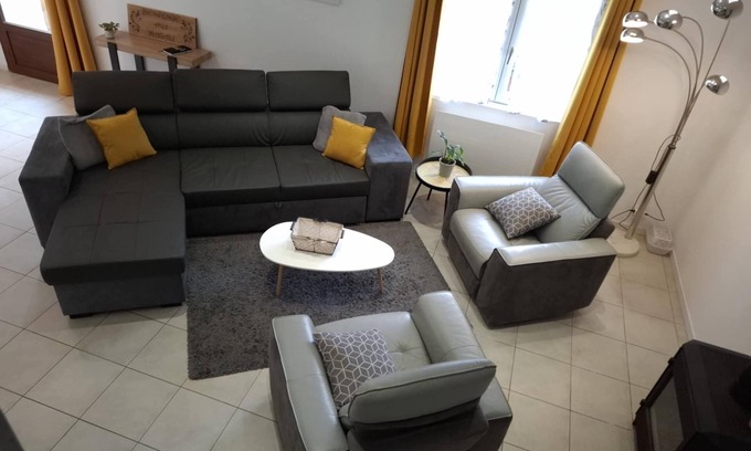 Hermes Casa | 15mn Beauvais airport 5 minute from château de la trye station 1km sncf