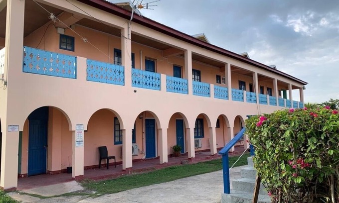 Black River Casa | 16 bedroom guesthouse in black river st elizabeth
