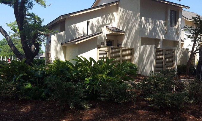 South Beach Villa | 1602 Port Villa - Villa actualizada en South Beach - Tenis / acceso al muelle / Vista de Cove