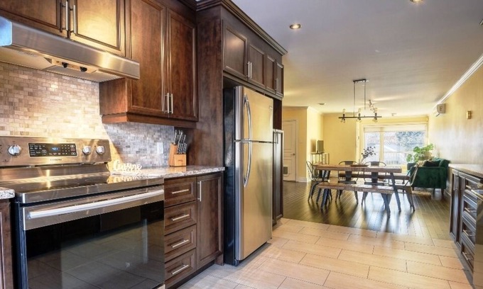 Pointe-aux-Trembles Apartamento | #168 Spacious, Bright APT with Backyard & Parking
