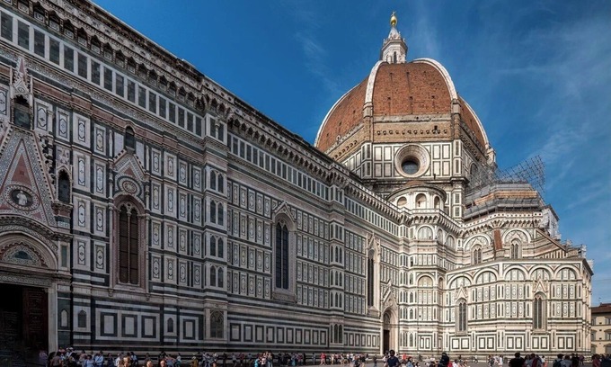 Santa Maria Novella Apartamento | 16TH-CENTURY FRESCOES,OLD MEDIEVAL DOORS&ANCIENT CHURCHES OF FLORENCE’S CENTRE