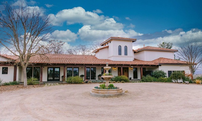 Paso Robles Casa | Cancha de tenis, piscina y mucho más en 17 acres!