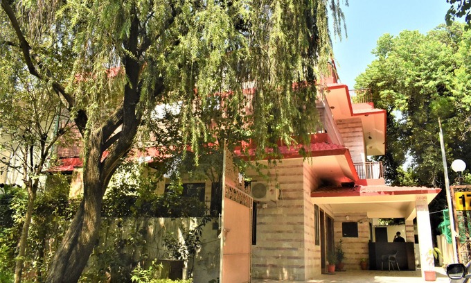 F-8 Sector Hotel | 17 Guest House