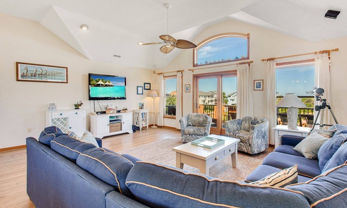 Colington Casa | 1700 Carolina Delight *3 Min Walk to Beach