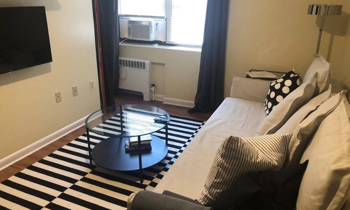 Industry Apartamento | 1703 3H · Adecuado 2bed Apt-20 min a NYC / Estacionamiento disponible