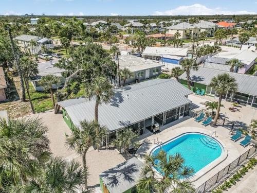 Mid Island Casa | 171 Washington - Dune Our Thing - Manor home