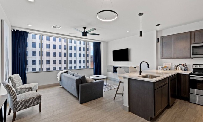 Downtown Condominio | 175 LEX - Walkable Loft to Rupp Arena & Downtown!