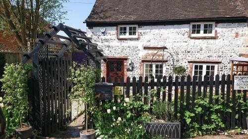 Hurley Casa | 17th Century 2-Bed Sleeps 4 Free Parking