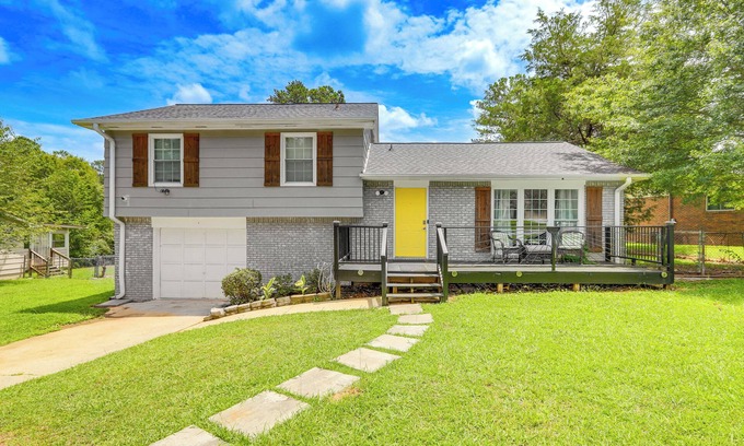 Church Street Casa | 18 Mi to Dtwn Atlanta: Pet-Friendly Home w/ Yard!