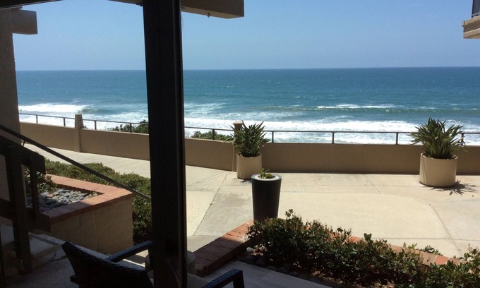Solana Beach Condominio | 180 grados frente al mar Vistas de todo el Océano Pacífico. Interiores reconstruidos 2015