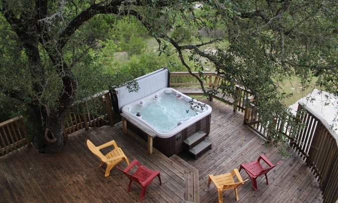 Canyon Lake Villa | Vistas de 180 grados de Canyon Lake, jacuzzi, dormir hasta 13!