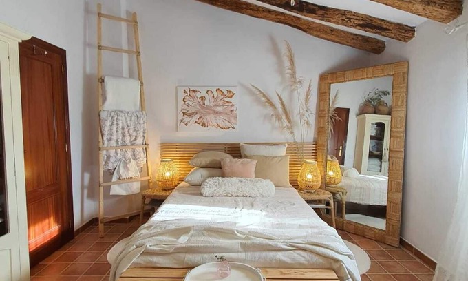 Vandellos i l'Hospitalet de l'Infant Casa | 1800 Stone House 10 minutes drive to the sea.