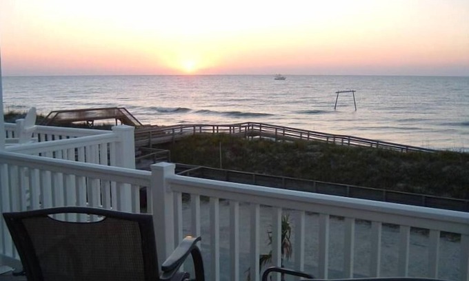 Surf City Casa | ¡Casi frente al mar! PASOS AL OCÉANO DEBE VER FOTOS -119 OPINIONES AVG. 4. 9!
