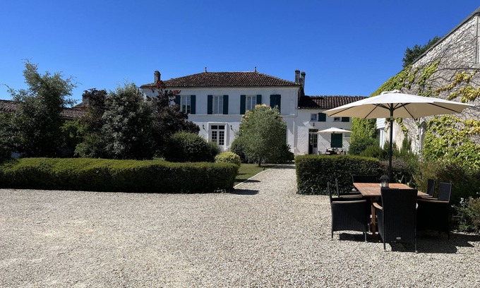 Chassors Cabaña | Tranquilo, privado! Propiedad de Charentaise, piscina climatizada y jardines