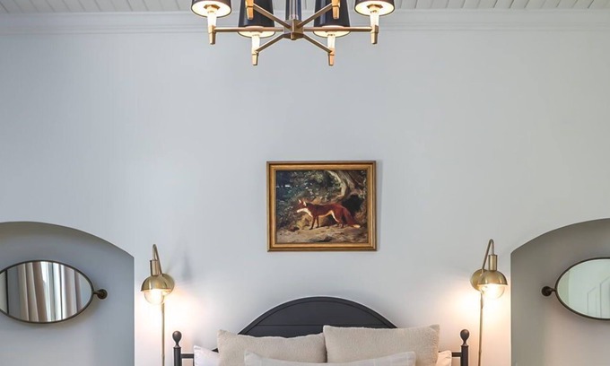 Kedron Otro | 1898 Franklin Farmhouse on five acres in the country